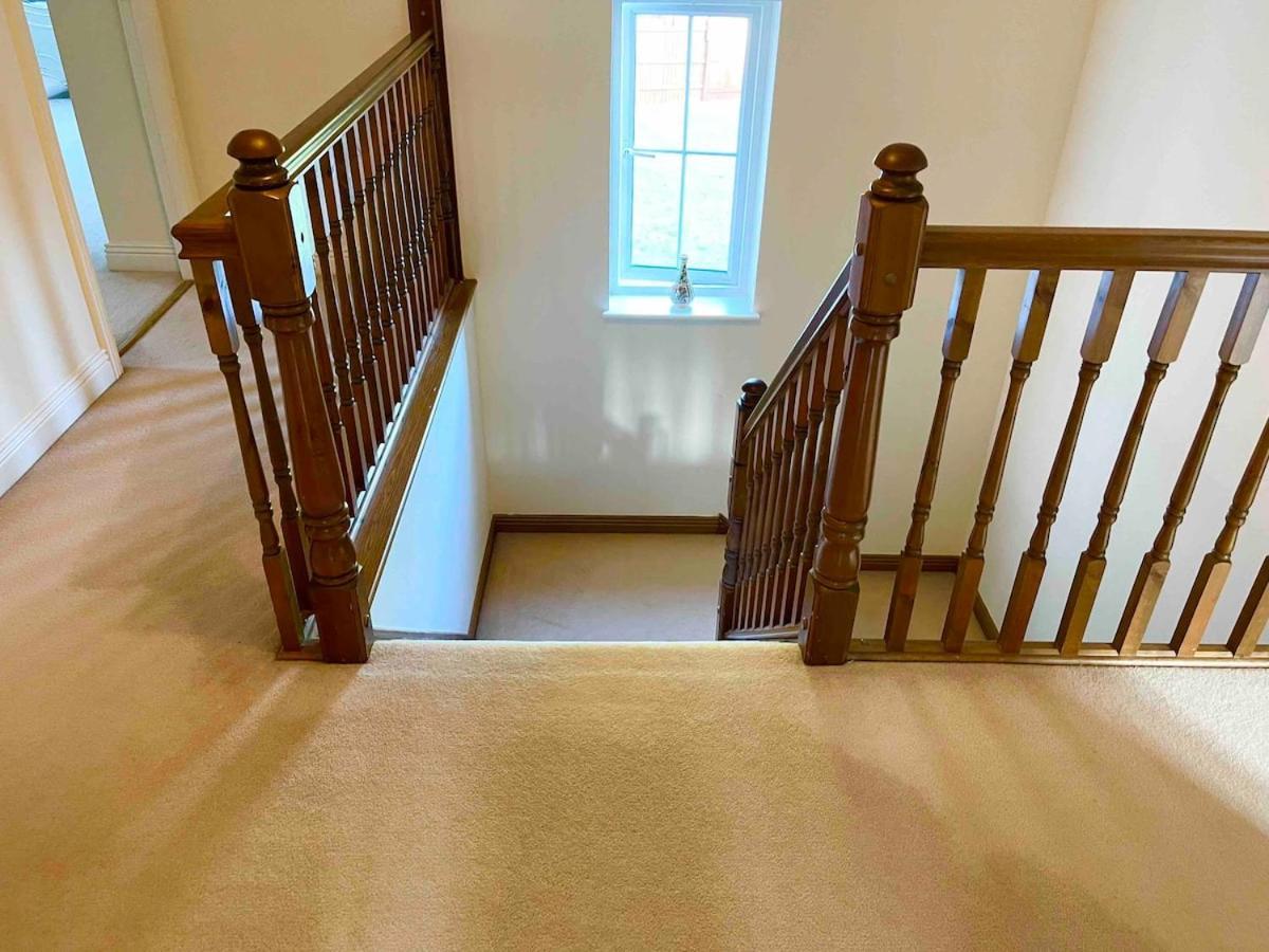 Luxurious Executive 4 Bedroom Whole Home | For 10 Hensol Extérieur photo