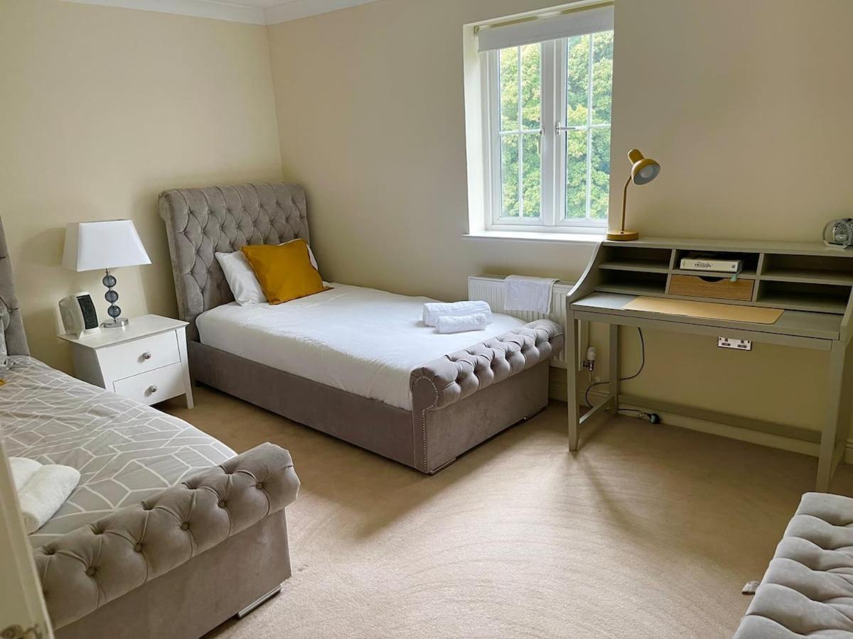 Luxurious Executive 4 Bedroom Whole Home | For 10 Hensol Extérieur photo