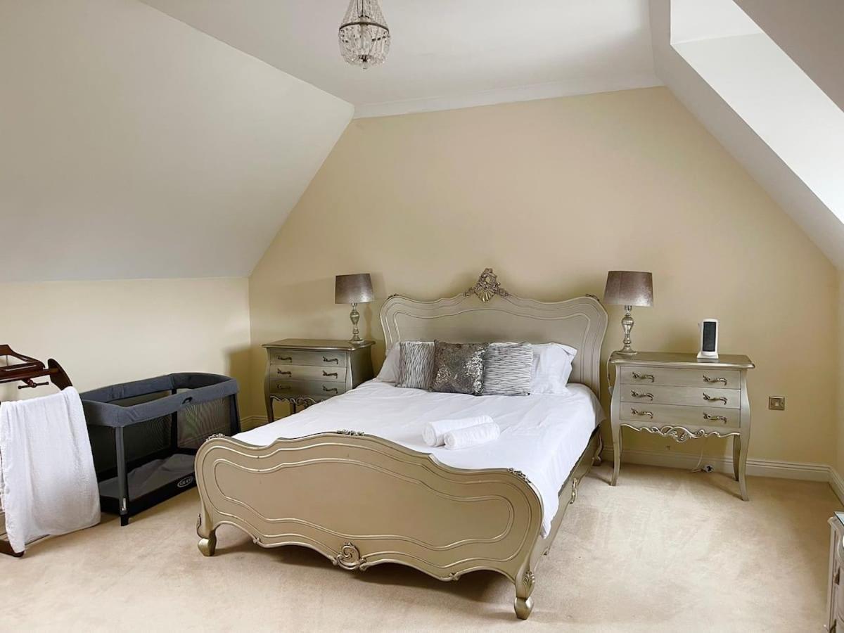 Luxurious Executive 4 Bedroom Whole Home | For 10 Hensol Extérieur photo